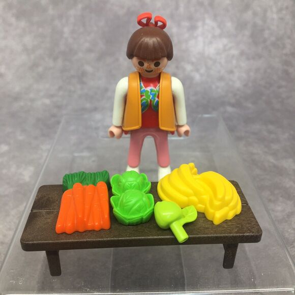 Playmobil Girl w/Freckles & Fruit & Vegetables - Picture 1 of 3